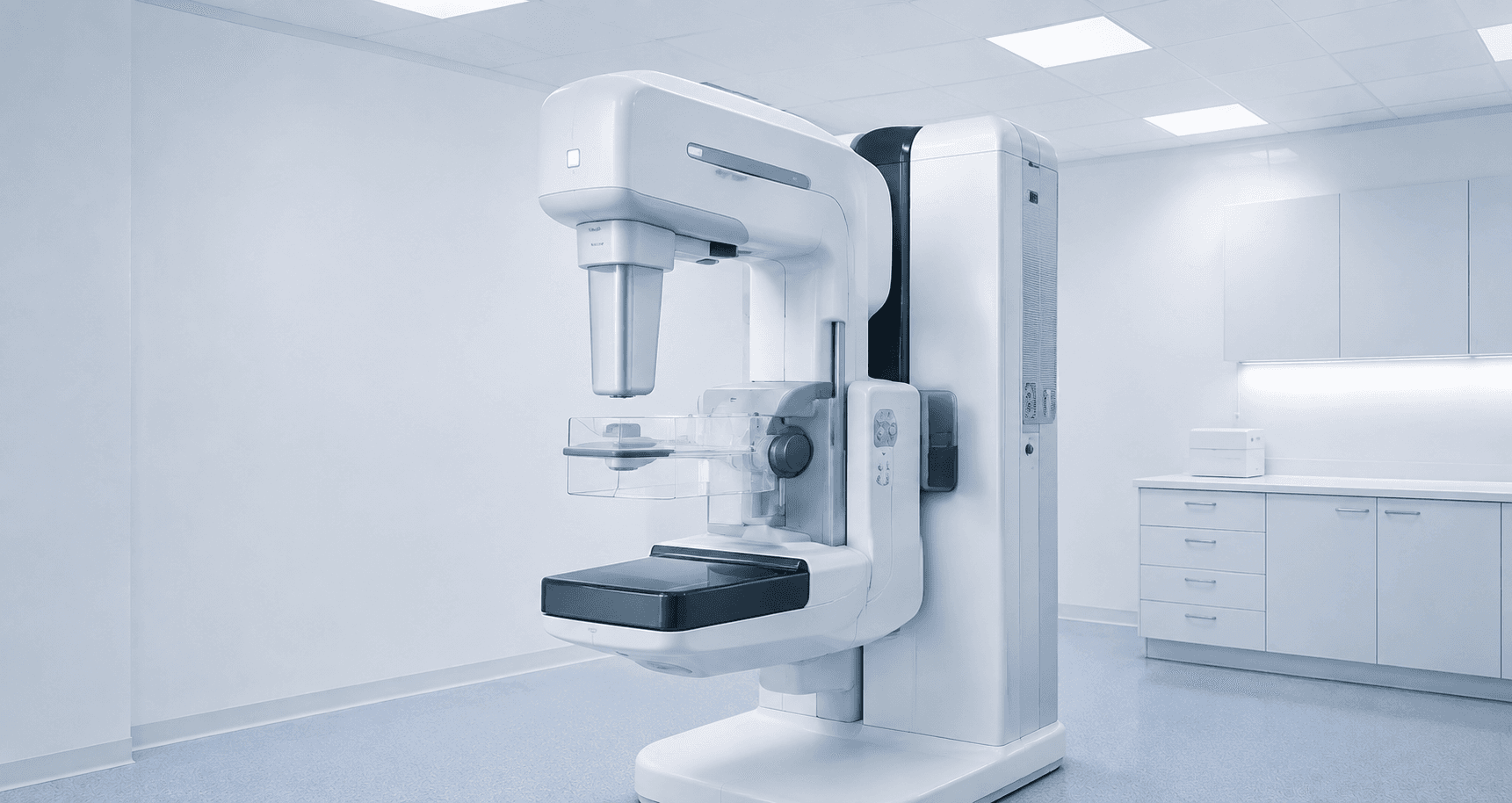 Equipamento de mamografia em ambiente clínico